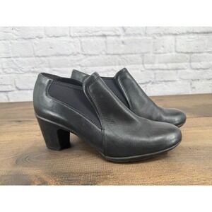 Clarks Artisan Womens Black Leather Ankle Boots Block Heel Slip On Size 9.5M